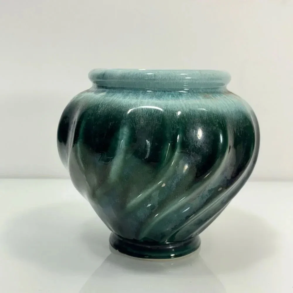 Vintage MCM USA Ceramic Green White Glaze‎ Swirl Urn Vase